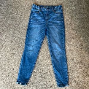 American Eagle size 8 short Next Level Stretch tapered jeans